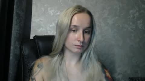 Snapshot of stephiepink chatting on 10-01-25, 07:36 Grace online show from 10-01-25, 07:36