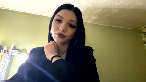 Snapshot of stephniesolie chatting on 11-20-25, 12:05 StephanI online show from 11-20-25, 12:05