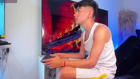 Snapshot of steven_baby69 chatting on 10-28-25, 03:10 STEVENN online show from 10-28-25, 03:10