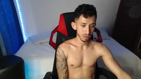 Snapshot of stevensex501 chatting on 01-01-25, 09:31 steven online show from 01-01-25, 09:31