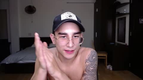 Snapshot of steveoceanbeanhuge chatting on 02-27-25, 05:36 Alex online show from 02-27-25, 05:36