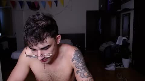 Snapshot of steveoceanbeanhuge chatting on 09-25-25, 10:08 Alex online show from 09-25-25, 10:08