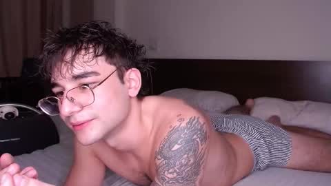 Snapshot of steveoceanbeanhuge chatting on 10-30-25, 02:51 Alex online show from 10-30-25, 02:51