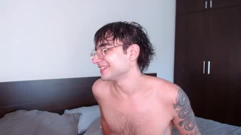 Snapshot of steveoceanbeanhuge chatting on 05-07-26, 03:01 Alex online show from 05-07-26, 03:01