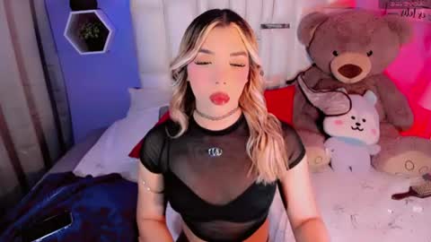 Snapshot of steyseequeen chatting on 06-21-26, 06:16 Steisee Reyes online show from 06-21-26, 06:16