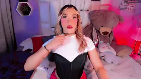 Snapshot of steyseequeen chatting on 07-01-26, 06:59 Steisee Reyes online show from 07-01-26, 06:59
