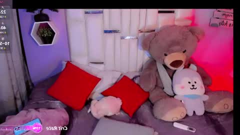 Snapshot of steyseequeen chatting on 07-17-26, 08:54 Steisee Reyes online show from 07-17-26, 08:54