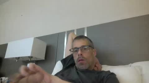 Snapshot of stickymouse45 chatting on 04-01-26, 08:37 stickymouse45 online show from 04-01-26, 08:37