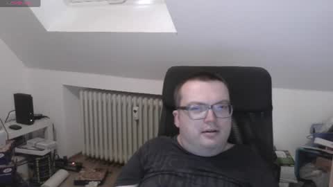 Snapshot of still_alive1985 chatting on 07-07-26, 06:56 Oliver online show from 07-07-26, 06:56