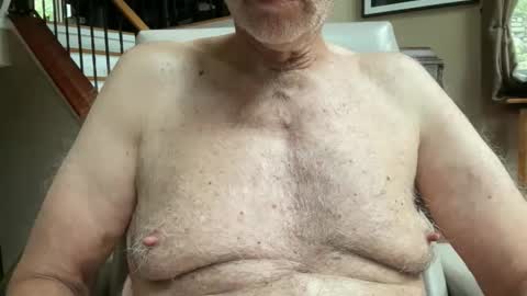 Snapshot of stillbad2 chatting on 10-20-25, 05:02 Stillbad2 online show from 10-20-25, 05:02