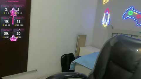 Stiwen online show from 12-19-25, 07:32