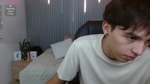 Snapshot of stiwentwink chatting on 06-24-26, 02:16 Stiwen online show from 06-24-26, 02:16