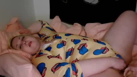 Snapshot of stoned2dabones666 chatting on 12-18-24, 11:45 Haily online show from 12-18-24, 11:45