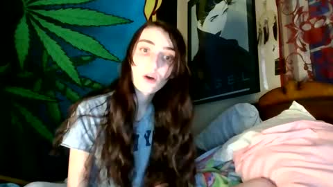 Snapshot of stonedtranny69 chatting on 12-27-24, 12:07 stonedtranny69 online show from 12-27-24, 12:07