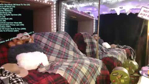 Snapshot of stonykat chatting on 10-29-25, 03:31 Stony Kat online show from 10-29-25, 03:31