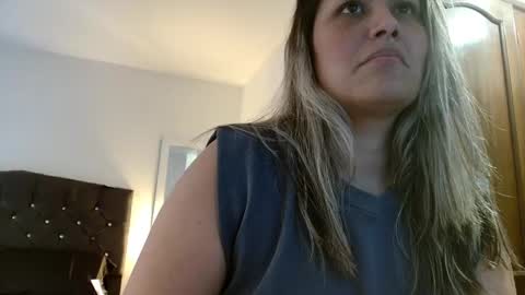 Snapshot of storm_hanks chatting on 12-21-25, 11:34 storm_hanks online show from 12-21-25, 11:34