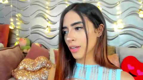 Snapshot of stormirusso chatting on 12-20-24, 05:14 Mar online show from 12-20-24, 05:14