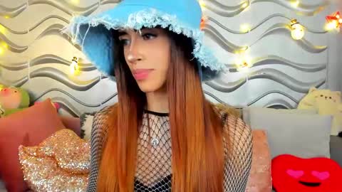 Snapshot of stormirusso chatting on 12-22-24, 04:39 Mar online show from 12-22-24, 04:39