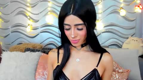 Snapshot of stormirusso chatting on 12-27-24, 02:14 Mar online show from 12-27-24, 02:14