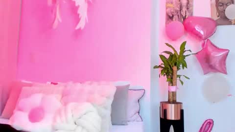 Snapshot of stormirusso chatting on 02-27-25, 03:36 Mar online show from 02-27-25, 03:36