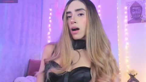 Snapshot of stormirusso chatting on 11-23-25, 02:22 Mar online show from 11-23-25, 02:22