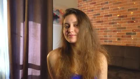 Snapshot of stormymuse chatting on 04-28-26, 05:01 Luna online show from 04-28-26, 05:01