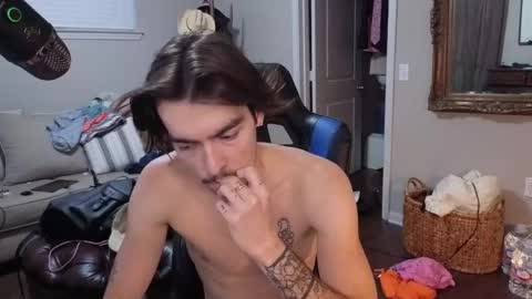 Snapshot of str8whiteboy21 chatting on 09-11-25, 11:10 str8whiteboy21 online show from 09-11-25, 11:10