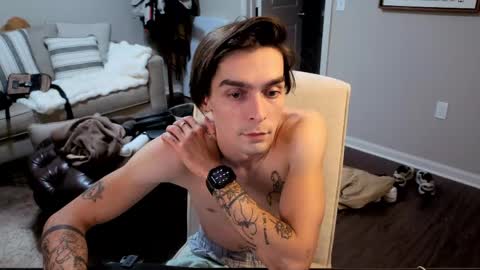 Snapshot of str8whiteboy21 chatting on 06-08-26, 04:02 str8whiteboy21 online show from 06-08-26, 04:02