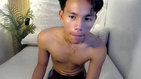 Snapshot of straight_moreno69 chatting on 04-24-26, 11:01 James online show from 04-24-26, 11:01