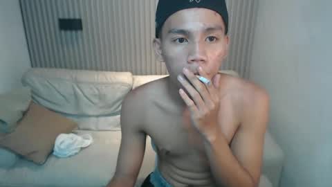 Snapshot of straight_moreno69 chatting on 05-08-26, 11:37 James online show from 05-08-26, 11:37