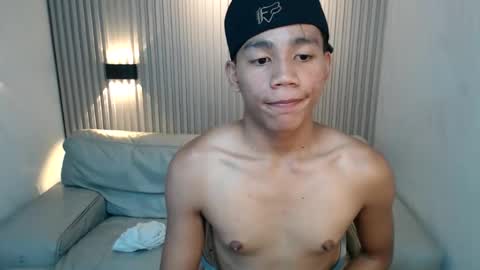 Snapshot of straight_moreno69 chatting on 05-17-26, 01:36 James online show from 05-17-26, 01:36