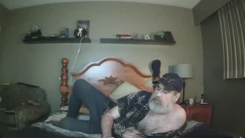 Snapshot of straightbear4you chatting on 02-21-25, 05:35 Straightbear4you online show from 02-21-25, 05:35