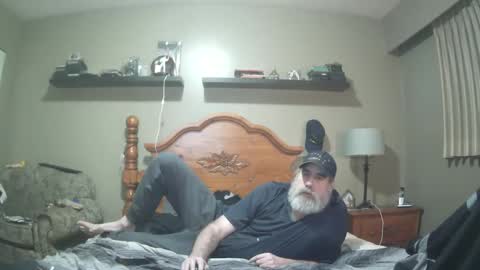 Snapshot of straightbear4you chatting on 02-23-25, 01:24 Straightbear4you online show from 02-23-25, 01:24