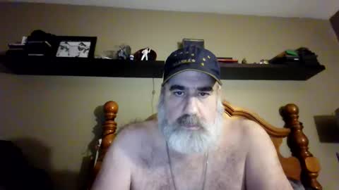 Snapshot of straightbear4you chatting on 09-21-25, 10:28 Straightbear4you online show from 09-21-25, 10:28