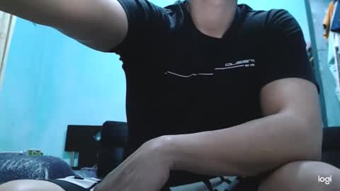 Snapshot of straiker_ chatting on 02-10-26, 01:10 striker online show from 02-10-26, 01:10