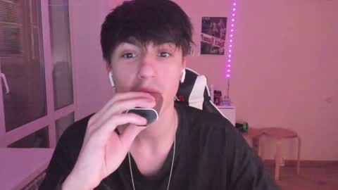 Ray online show from 12-19-24, 10:32