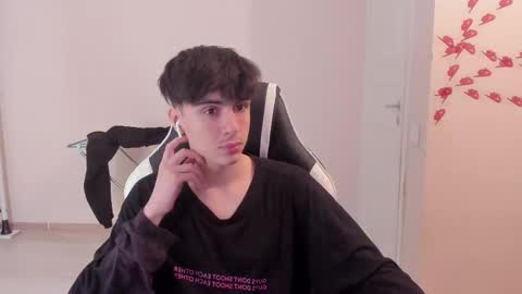 Ray online show from 03-05-25, 01:17