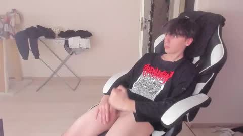 Ray online show from 10-04-25, 12:36