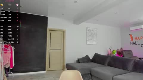 Snapshot of straw_juice chatting on 10-06-25, 04:43 Laura online show from 10-06-25, 04:43