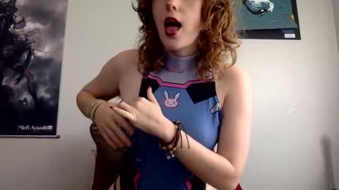 strawb3rrymilkk online show from 10-01-25, 07:09