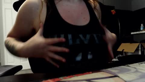 Snapshot of strawbabii chatting on 10-26-25, 03:34 strawbabi online show from 10-26-25, 03:34