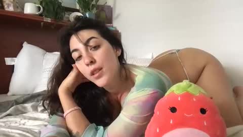 Snapshot of strawberripulp chatting on 10-23-25, 04:17 Angel Baby online show from 10-23-25, 04:17