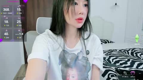 strawberry_loveee online show from 12-03-25, 10:46