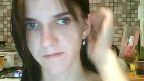 Snapshot of strawberry_storm chatting on 10-22-25, 08:08 Strawberry Storm online show from 10-22-25, 08:08