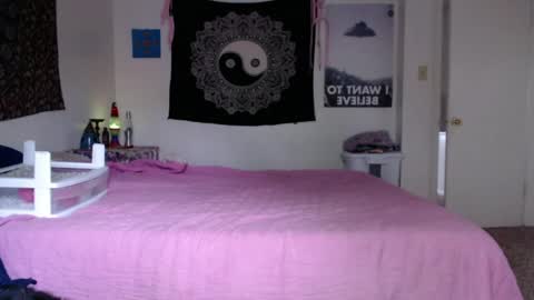 Strawberrylotsacake online show from 04-13-26, 01:05