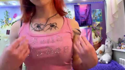 Snapshot of strawberrysmack chatting on 06-02-26, 03:58 Rose online show from 06-02-26, 03:58