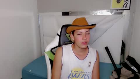 Snapshot of street_poemm_ chatting on 02-27-26, 05:18 Street online show from 02-27-26, 05:18