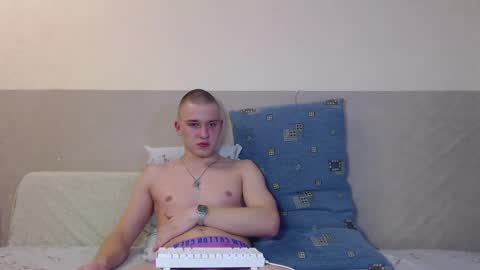 Yan online show from 04-10-26, 01:33