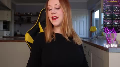 Snapshot of stripmequick chatting on 02-05-25, 10:41 Amorina online show from 02-05-25, 10:41