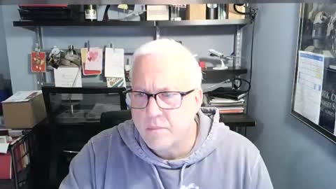 Snapshot of strkgforyou chatting on 11-03-25, 08:32 Stroking For You online show from 11-03-25, 08:32